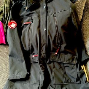 Canada weather gear Weather resistant jackett